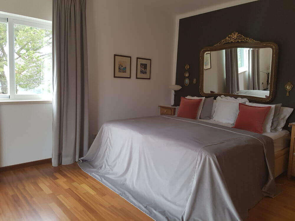 The cozy and comfortable Mary's Suite at Vila de Sol is ideal for enjoying a relaxing holiday close to the beach and nature.